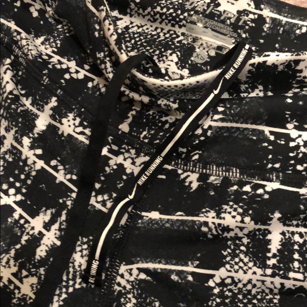 Soulcycle Soft Pattern Capri Legging - image 3